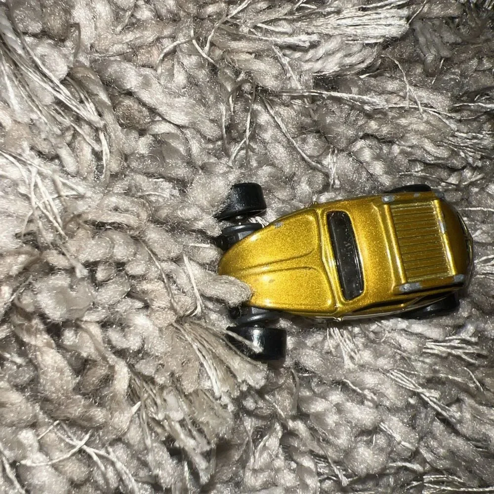LOOSE 2023 HOT WHEELS GOLD CUSTOM VOLKSWAGEN BEETLE EXCLUSIVE from multipack